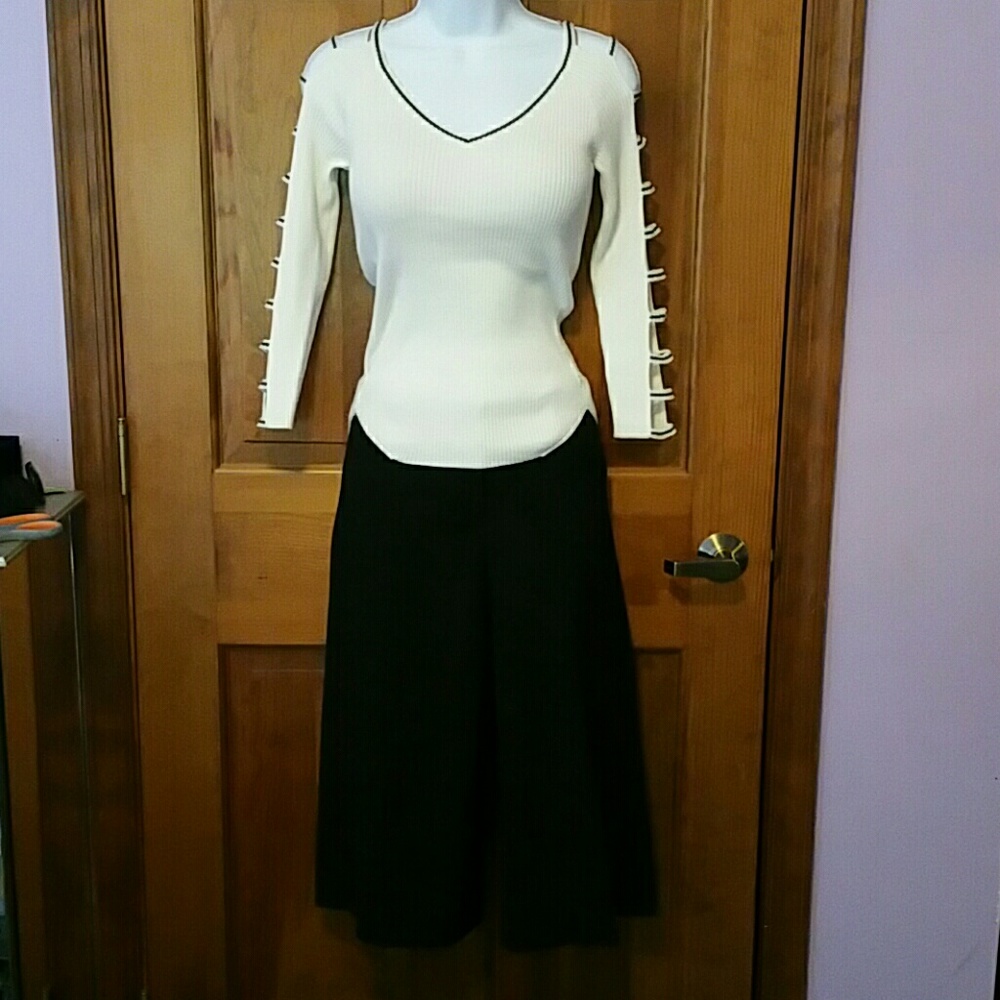 Express cropped pants in black